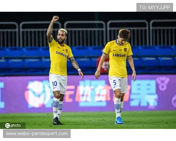 维蒂尼亚兜射梅开二度，巴黎2-2再度扳平