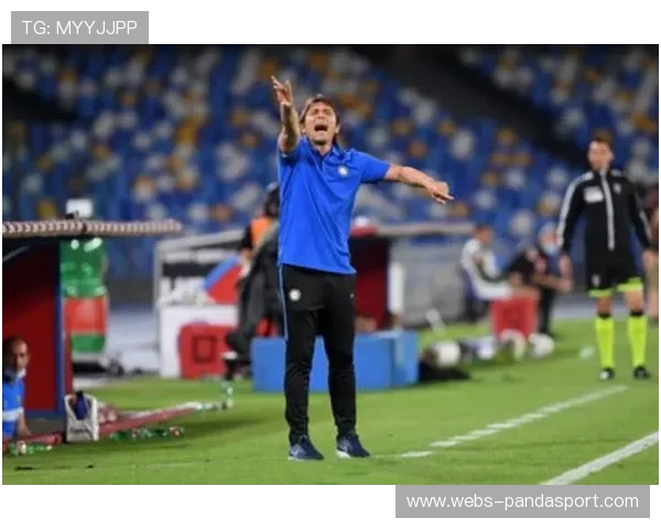 终场哨响，劳塔罗与索默击掌相庆，国米更衣室响起夺冠口号